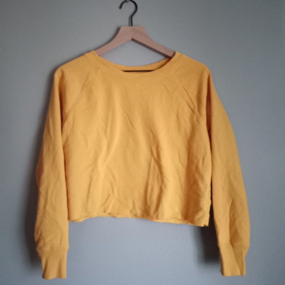 Yellow cropped sweatshirt
